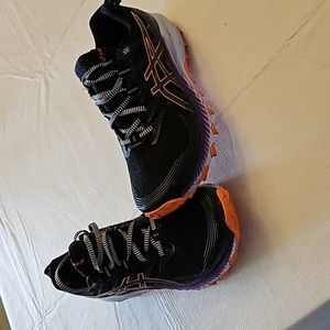 Asics hiking Gel Trabuco 10 size 9.5